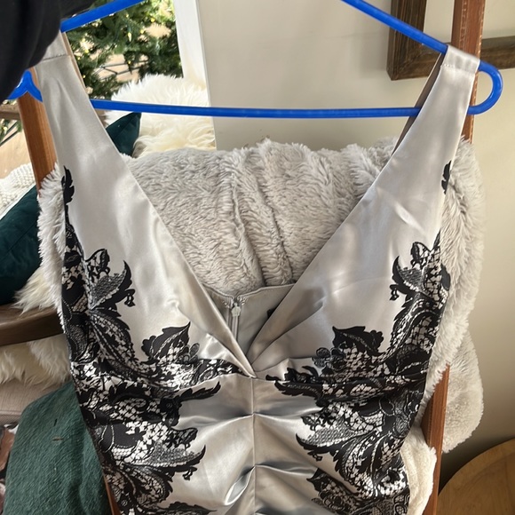 Le chateau Satin evening ruched cocktail dress - Picture 5 of 5